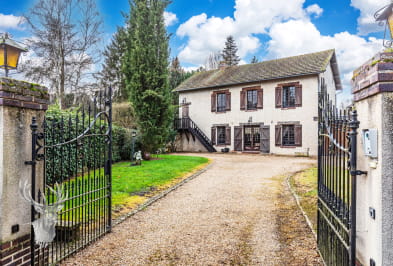 Belle maison ancienne avec dépendances