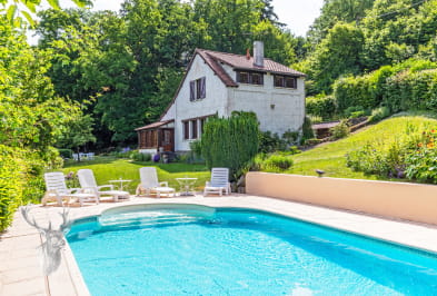 Maison avec piscine et un très bel environnement