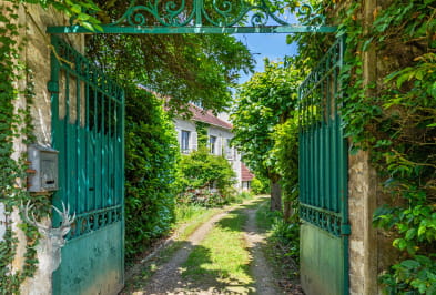 Belle maison bourgeoise avec un grand terrain en centre-ville
