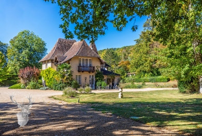 Demeure de caractère avec dépendances et son parc