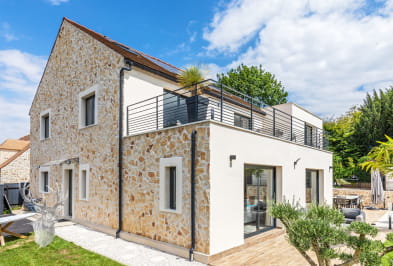 Belle maison contemporaine avec piscine