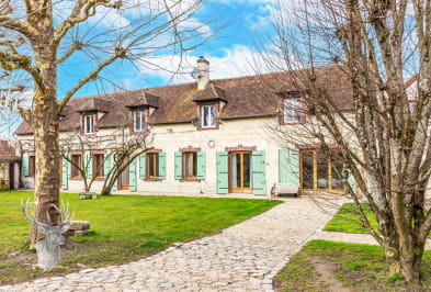 Maison de charme et de caractère avec piscine.