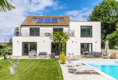 Belle maison contemporaine avec piscine