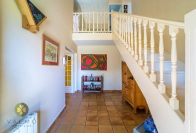 Maison traditionnelle avec double garage