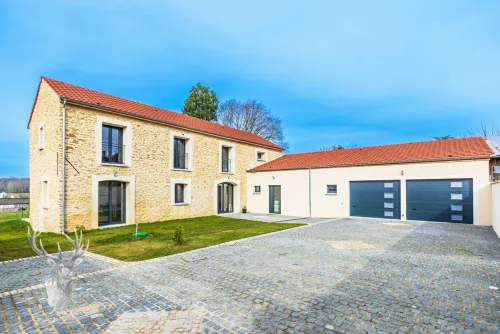 Maison 6 pièces 205 m² · à Tacoignières · 205 m² · 699 000 €