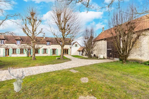 Maison 10 pièces 270 m² · à Condé-sur-Vesgre · 270 m² · 890 000 €